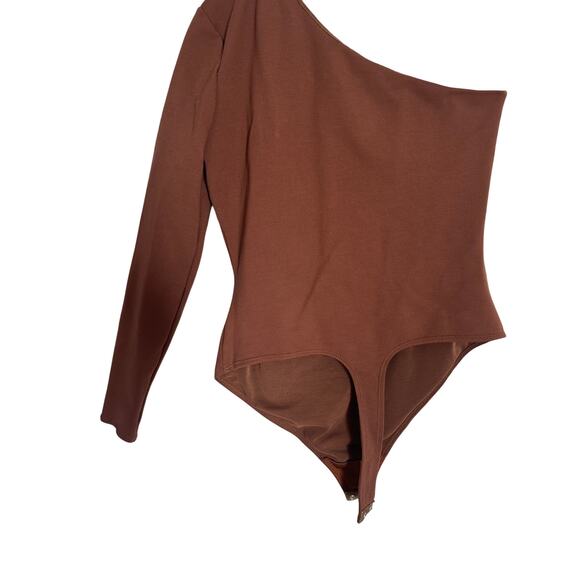 NBD Brown Size Medium Aaliyah Bodysuit Stretch Asymmetrical Sleeve Cutout Nude - Picture 6 of 15